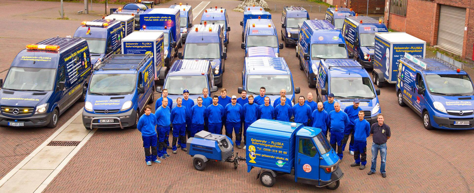 Das Team und der Fuhrpark von Gelsenrohr Pluska